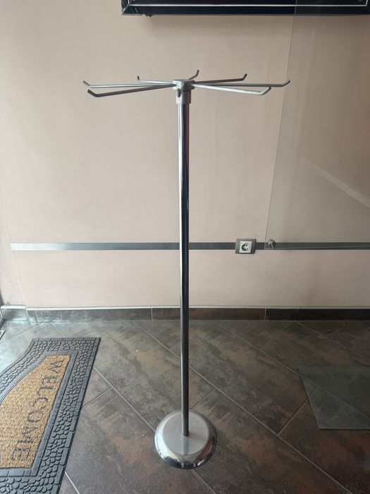 Оборудване за магазин за дрехи щендери,манекени250€ за всичко!