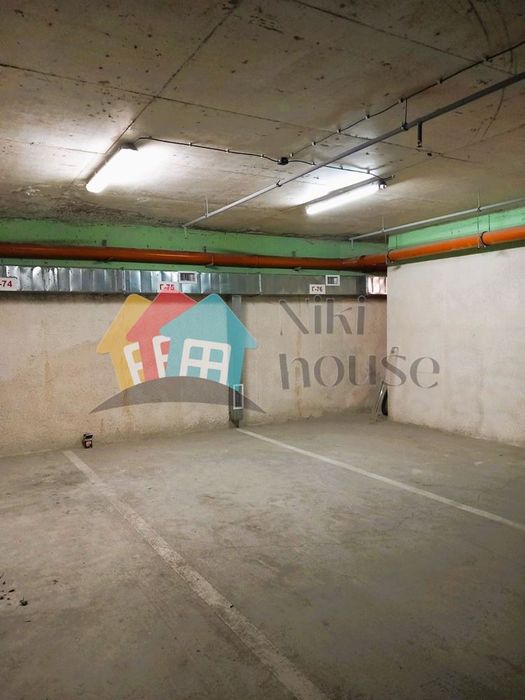 Дава се под наем Гараж / Паркомясто в к.к. Св.Св. Константин и Елена - 15 кв.м за 102 € - Снимка #1