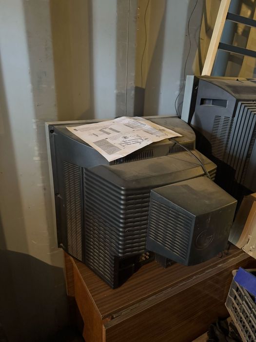 Продам старые телевизоры!