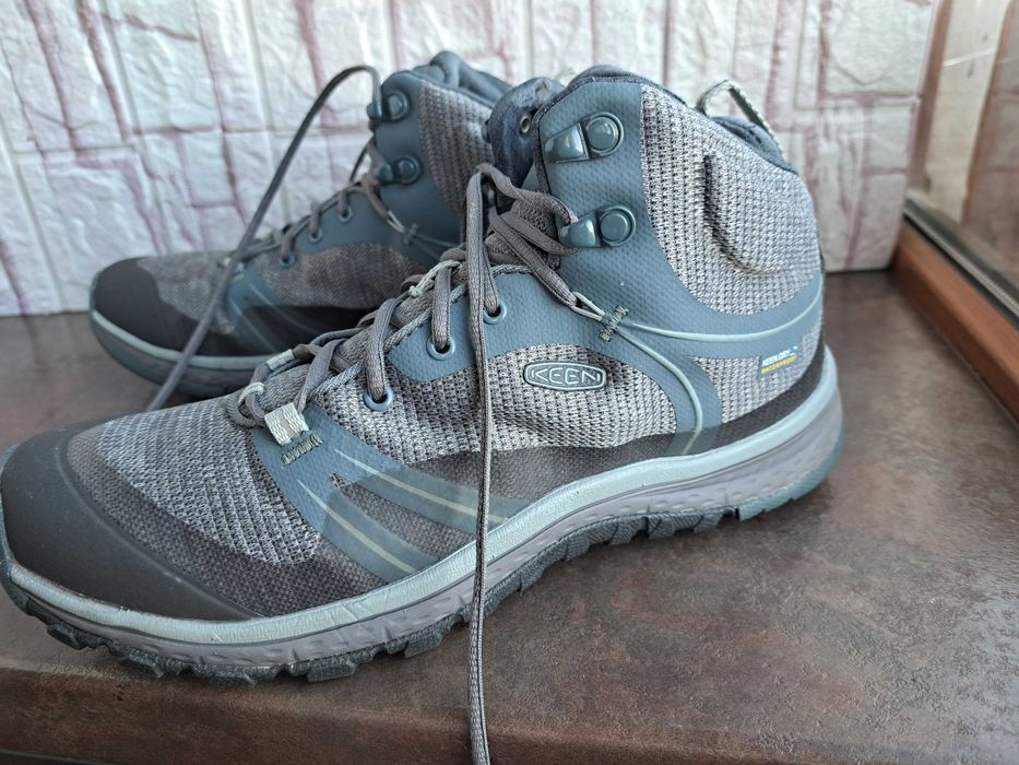 мъжки зимни обувки,боти,туристически,ном40,KEEN