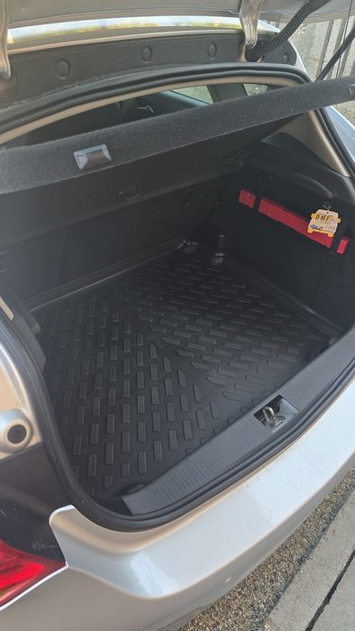 Vând Opel Astra j ...an fabricație 2012...