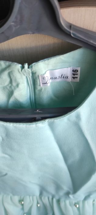 Продам нарядное платье. Для девочки.