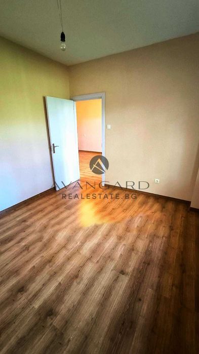 Продава се Двустаен апартамент в Пловдив, Тракия - 50 кв.м за 1144 €/кв.м - Снимка #3