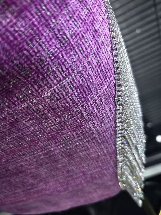 Рокля с втален силует от луксозна материя