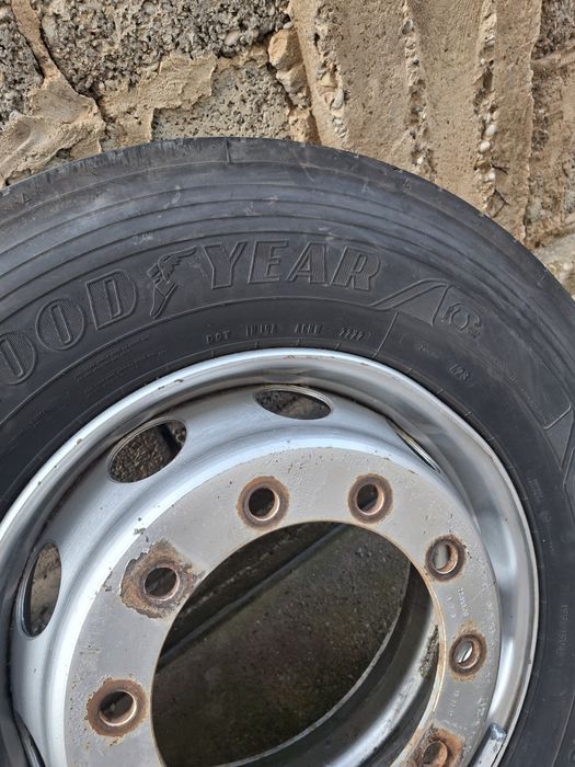 Продам шину на рулевую 385/55/22,5