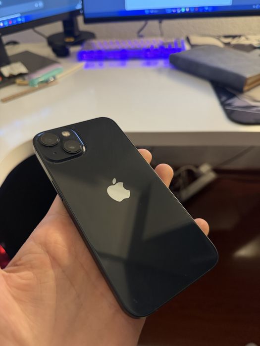 Телефон Айфон 13 256гб