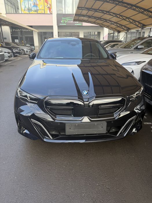 BMW i5 35L M-Sport 2025 yil
