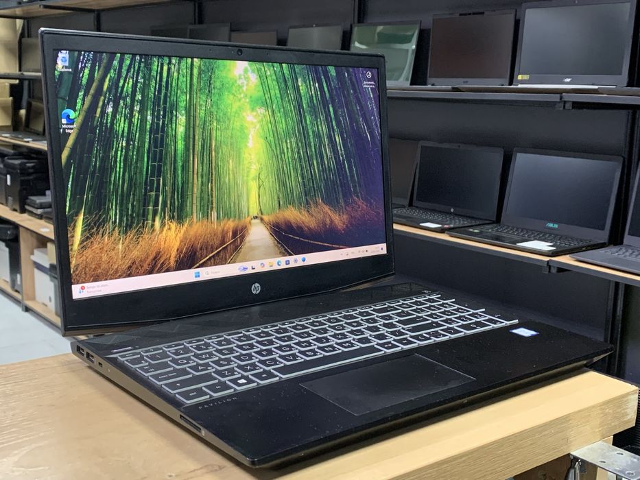 Игровой HP Pavilion Gaming i5-8250U 16GB RAM SSD 1TB GTX 1050 ноутбук