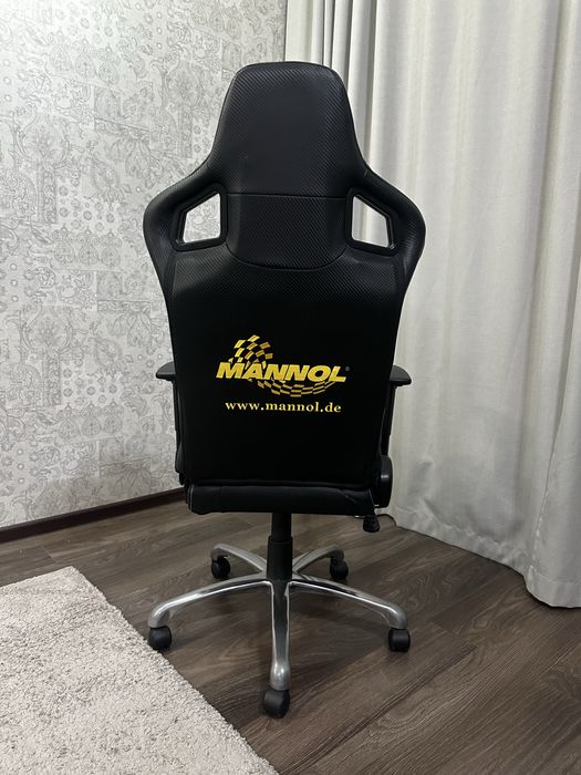 Игровое компьютерное кресло