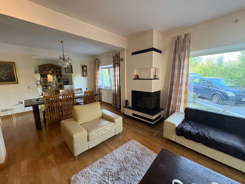 Vand casa unicat -str. 1 Mai