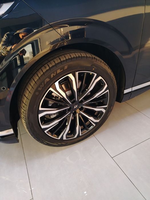 Dongfeng 008 Ultra  Extended Range 2026 Restayling Elektro 610 km

Yu