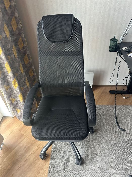 Сетчатое кресло офисное