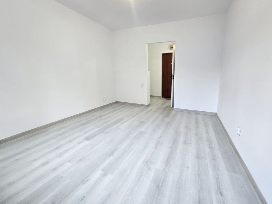 Proprietar vând garsonieră în zona Noua - renovată  2026