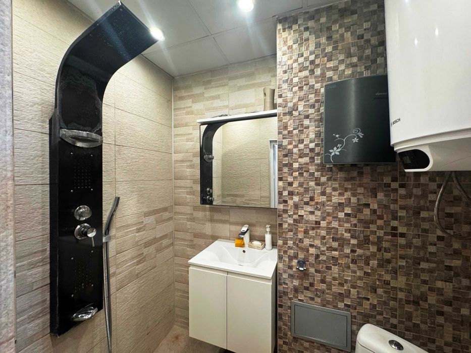 Продава се Двустаен апартамент в Русе, Център - 60 кв.м за 917 €/кв.м - Снимка #6