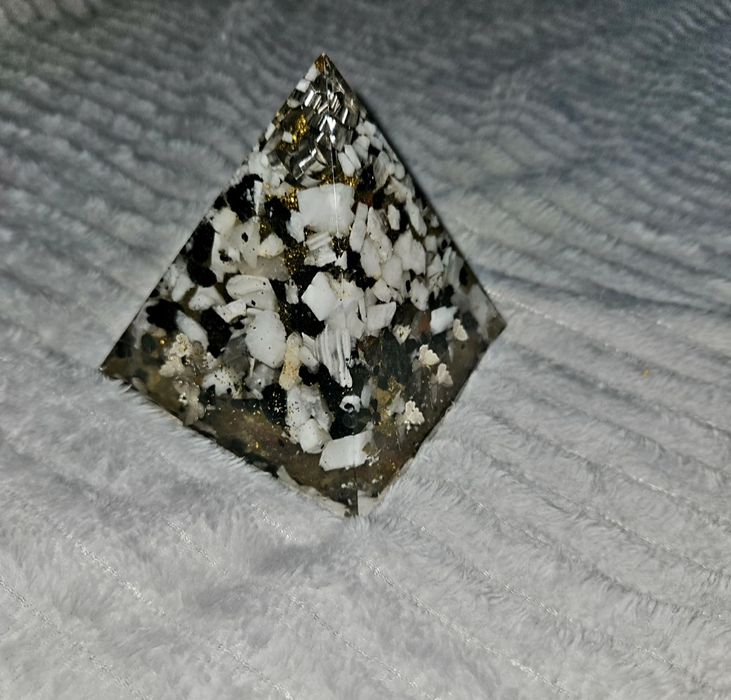 Piramida 11.5 cm orgon yng&yang