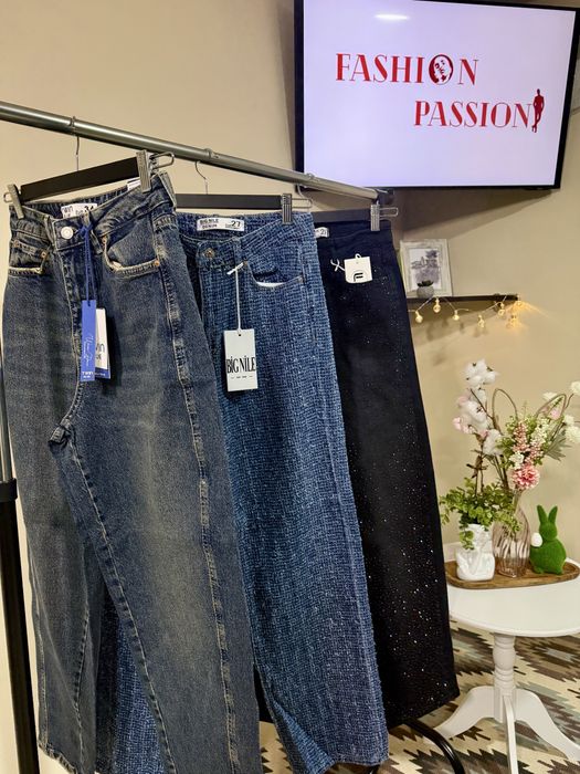 Дамски дънки в различни цветове