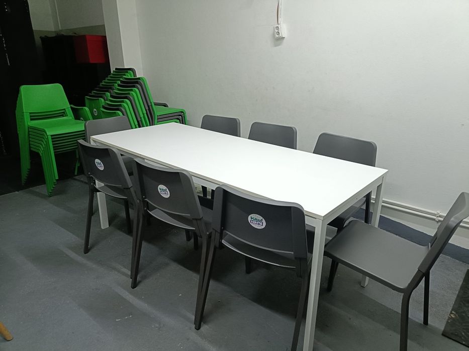 Set masă extensibilă cu 8 scaune