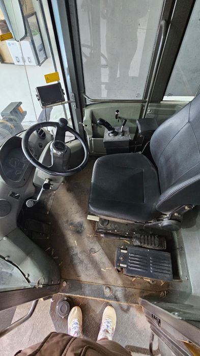 Продам фронтальный погрузчик б/у