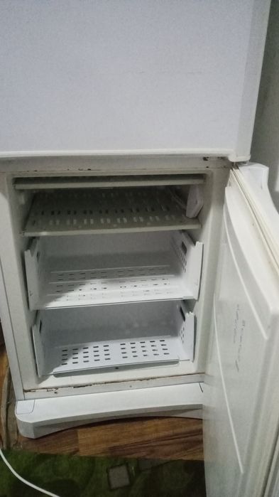 Холодильник двухкамерный