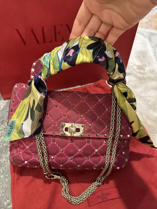 Оригинална  Valentino Garavani Spike Bag Rockstud Medium  от PAP