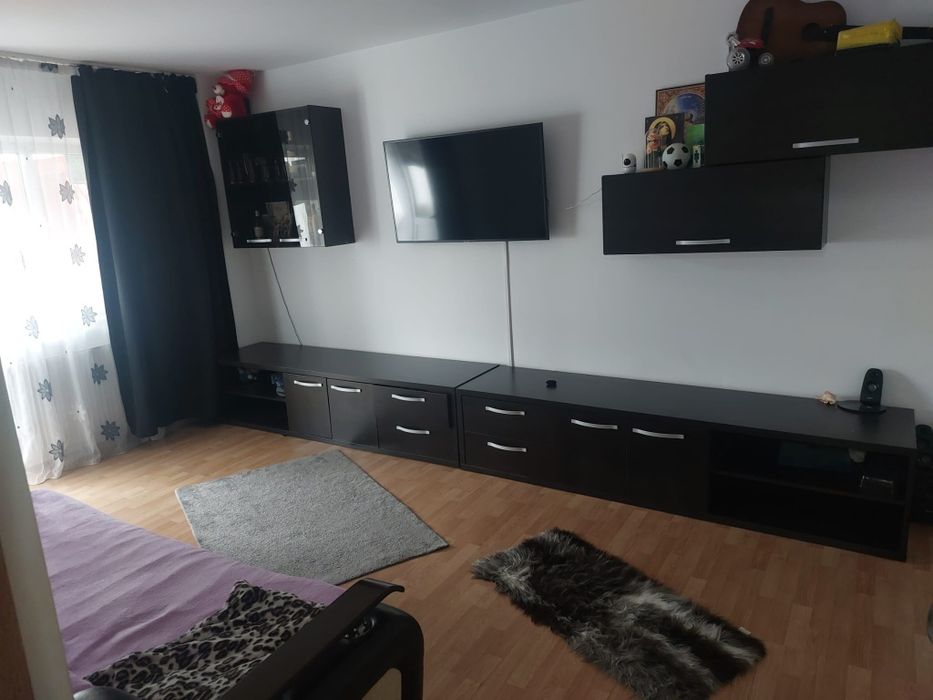 Vând apartament Zona Bascov