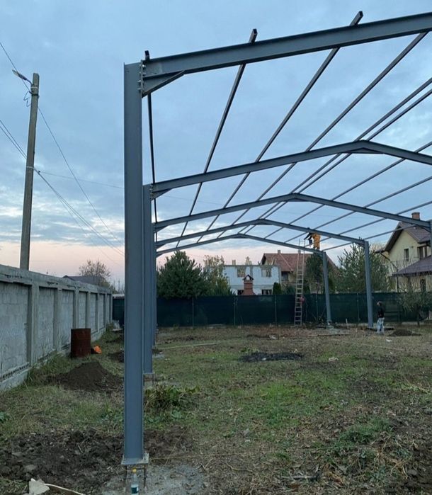 Vând structură metalică 10x35 din profile de160 cu teava și montaj