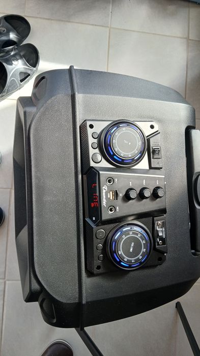 Кариоке тонколона Thunder 15 инча, с два безжични микрофона