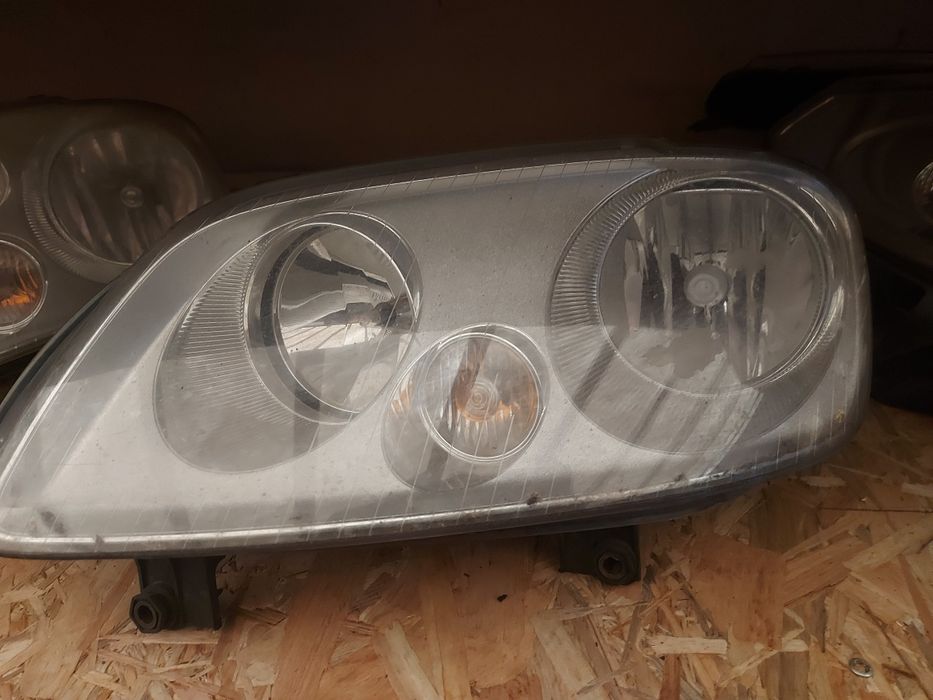 Ляв Оригинален фар  за Фолксваген Кади 2004- 2010г