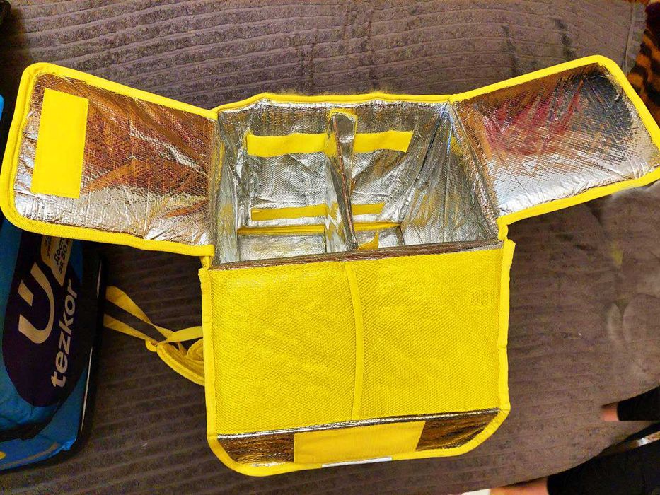 Продам термосумку Яндекс  привезена из России