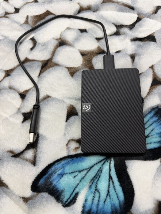 Vand hard extern de 1tb