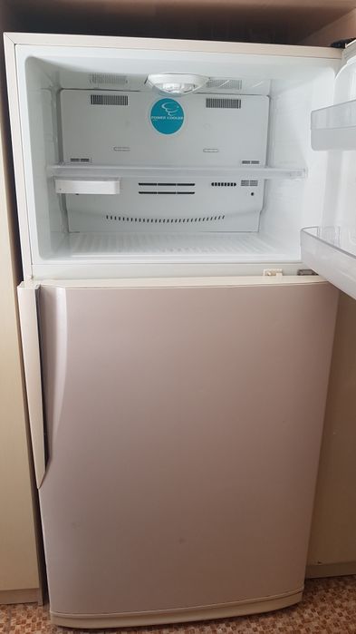 ПРОДАЁТСЯ холодильник SAMSUNG б/у