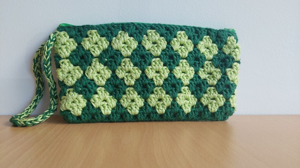 Плетени несесери