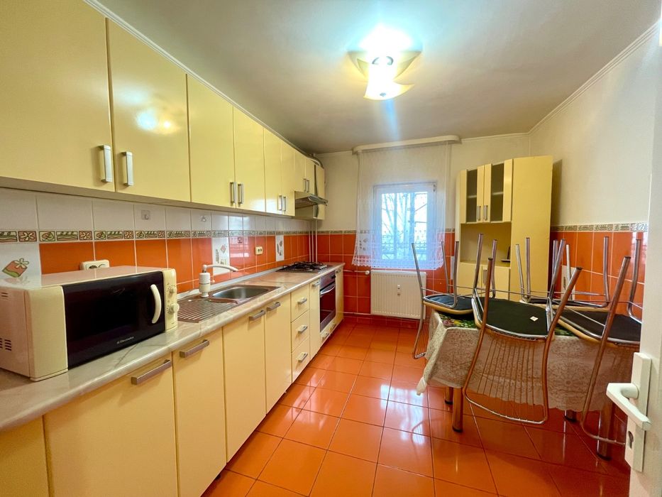 Apartament 3 camere 73mp