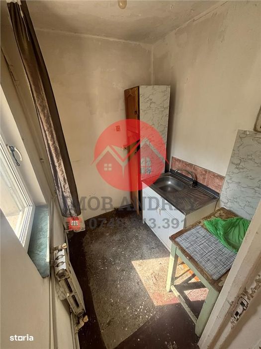 Apartament 2 camere de vanzare, 40 mp, etaj 2