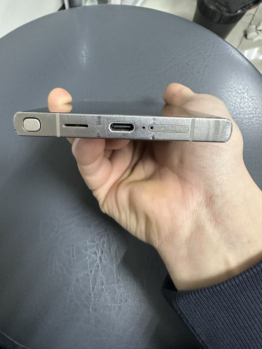 Продаю Samsung S24 Ultra 256Gb