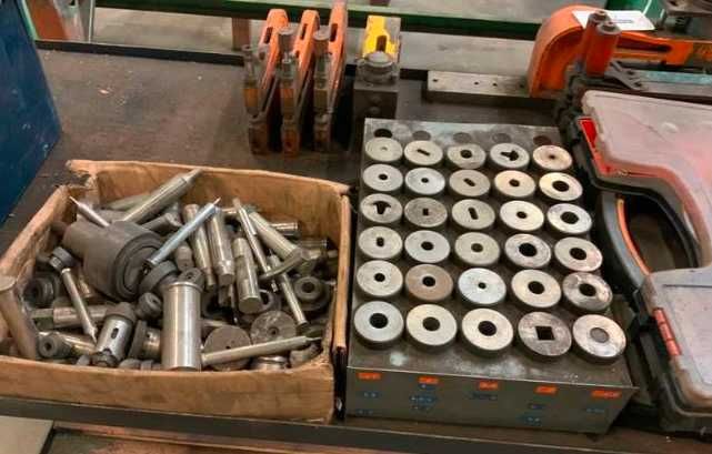 Dispozitive de perforat  SAFAN si RASKIN,presa si masina sablat