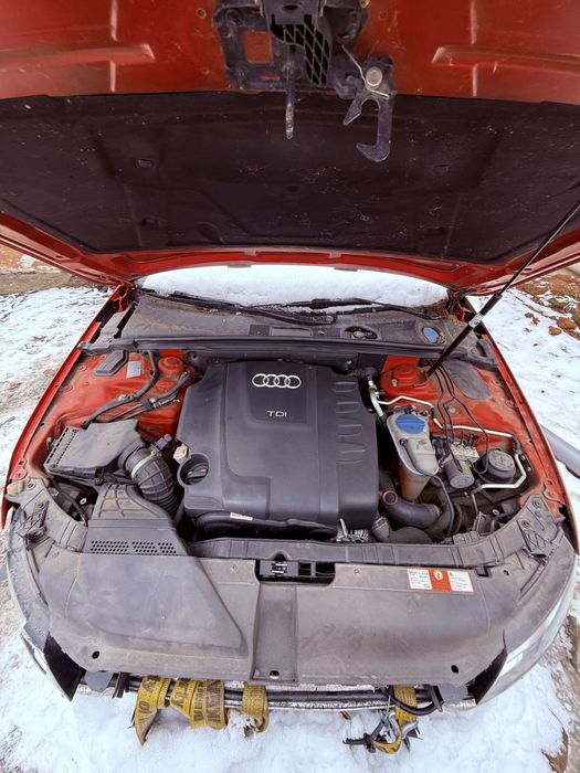 Vând Audi A4 B8 avariat