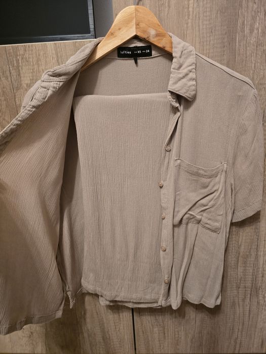 Vand compleu marimea xs, astept si oferte