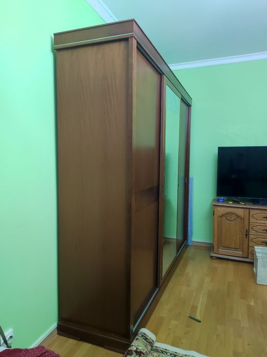 Продам купейный шкаф