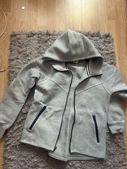 VAND URGENT trening nike tech marimea S gri