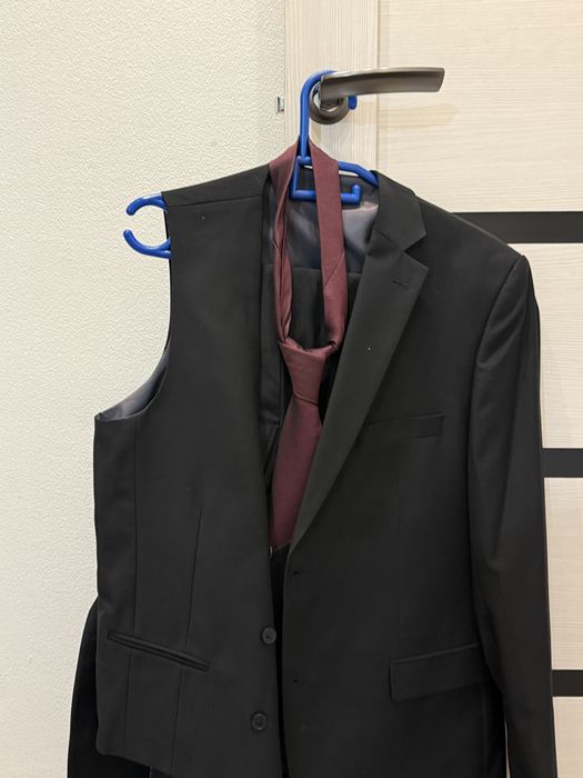 Новый костюм тройка