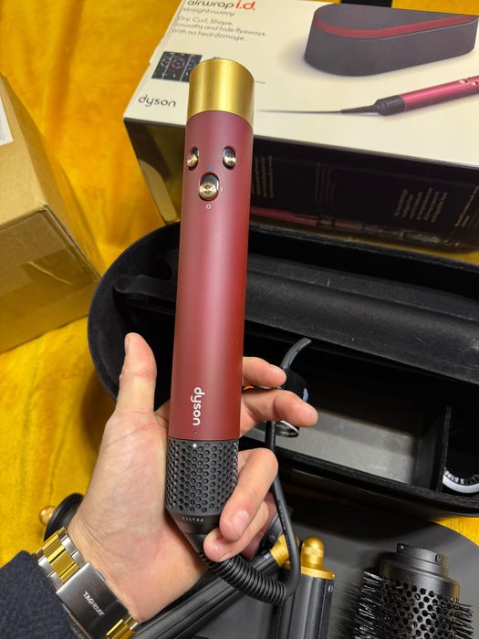 Uscator par Dyson AirWrap nou