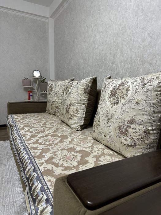 Продам диван с софой.