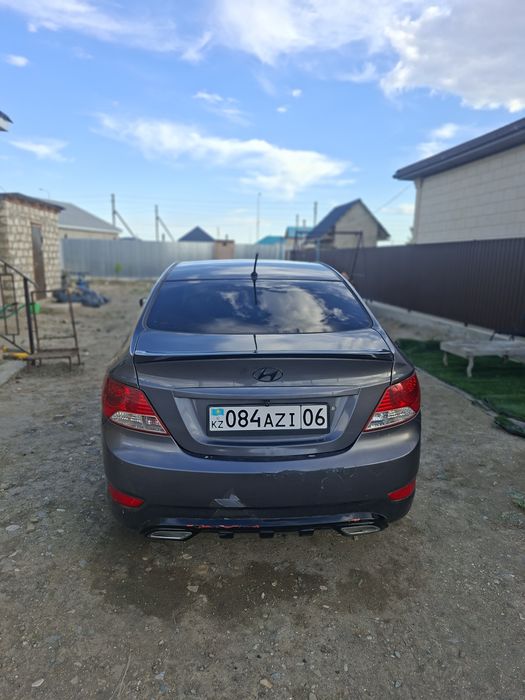 Hyundai accent 2012