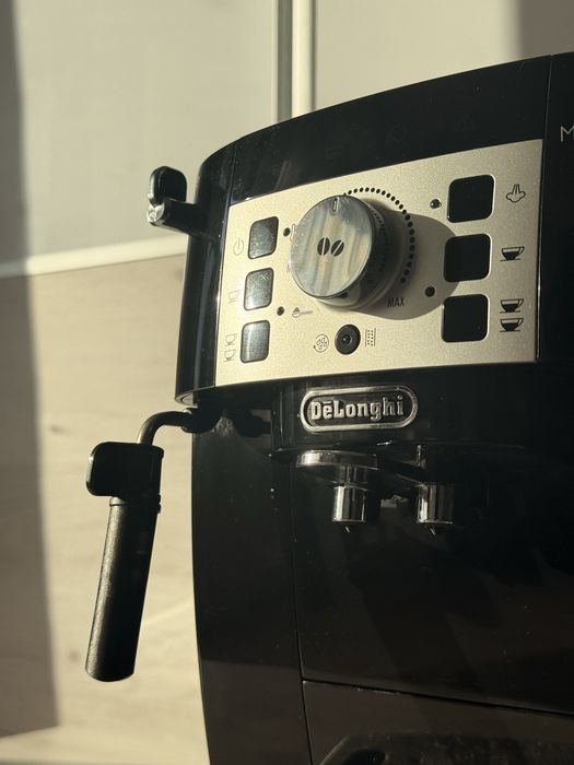 Espressor DeLonghi Magnifica S, stare foarte bună, funcționare impecabilă