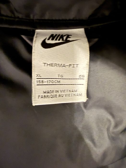 Vând geacă Nike Sportswear Heavyweight Synthetic Fill EasyOn, pentru copii, mărimea XL(158-170 cm)