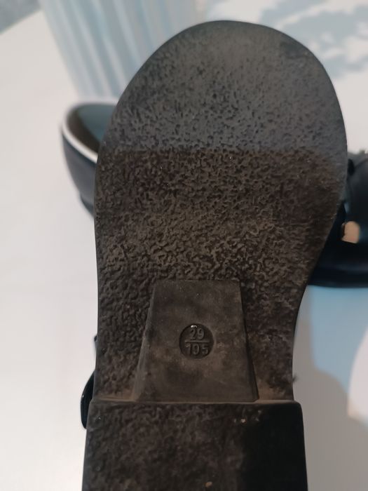 Продам туфли для девочки