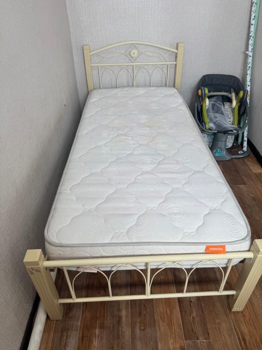 продается кровать