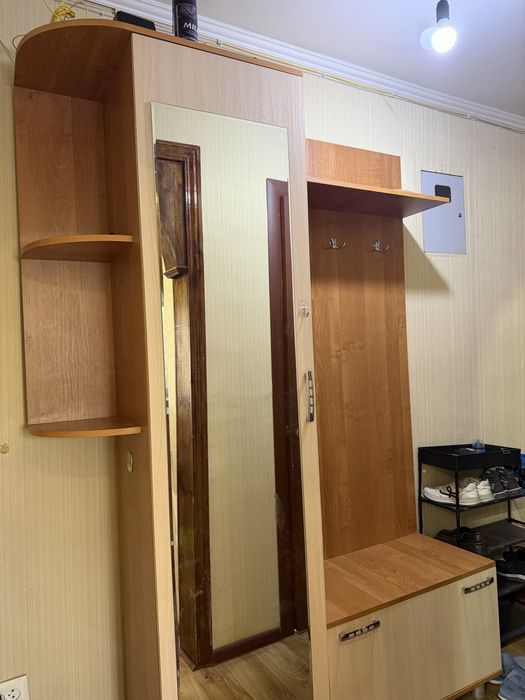 Продам прихожую б/у