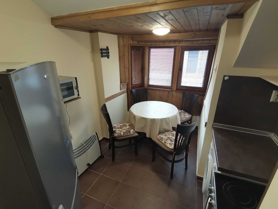 Дава се под наем Двустаен апартамент в Бургас, Изгрев - 67 кв.м за 229.5 € - Снимка #4